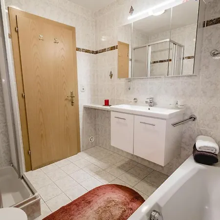 Kroell - Barbara Kroell *